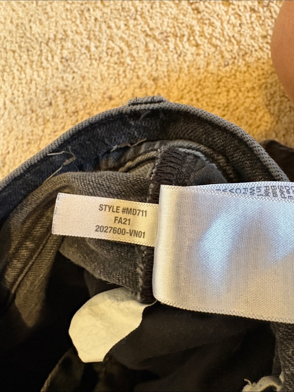 Madewell High-Rise Gray Wash Straight Jeans - Picture 4 of 8